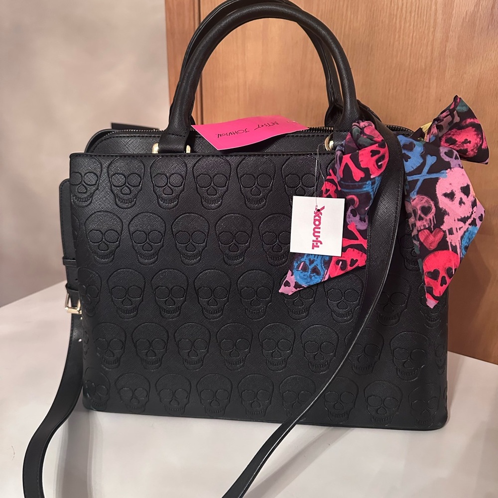 Betsy Johnson Black Skull Bag